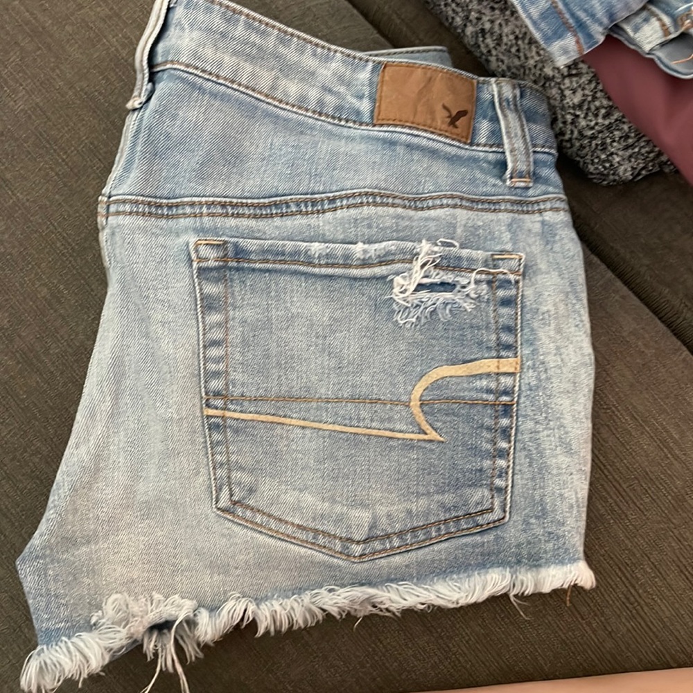 American Eagle shorts size 6 stretchy high rise festival